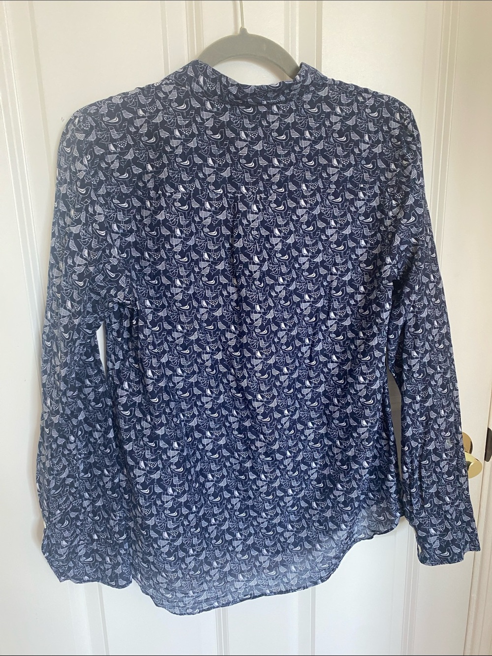J. Crew Women’s Navy Novelty Bird Print Button-Down Silk Blend Boy Shirt Size 6 - Picture 4 of 6